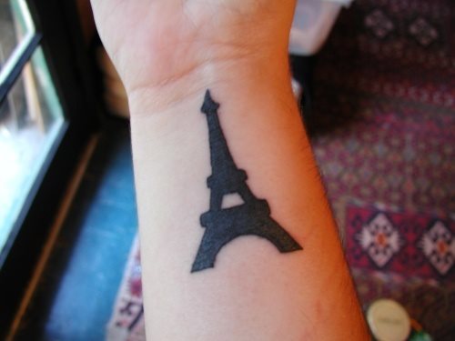 Tattoo de la Torre Eiffel Tattoo de la Torre Eiffel