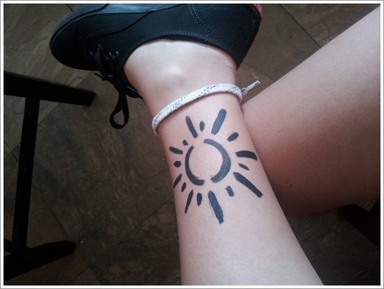 Original diseo de un sol que parece pintado por los dedos de un nio, de ah su original resultado Original diseo de un sol que parece pintado por los dedos de un nio, de ah su original resultado