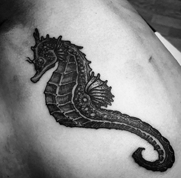 tatuaje caballito de mar para hombre 18