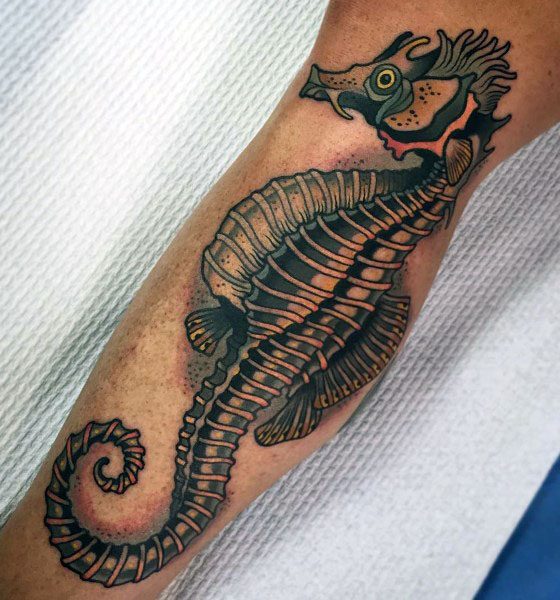 tatuaje caballito de mar para hombre 19