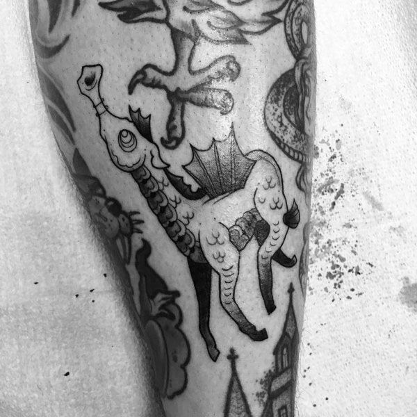 tatuaje caballito de mar para hombre 54