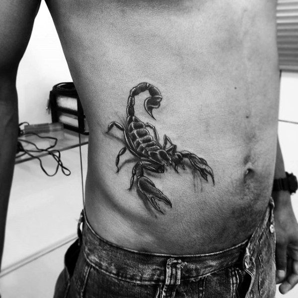 tatuaje escorpion para hombre 17