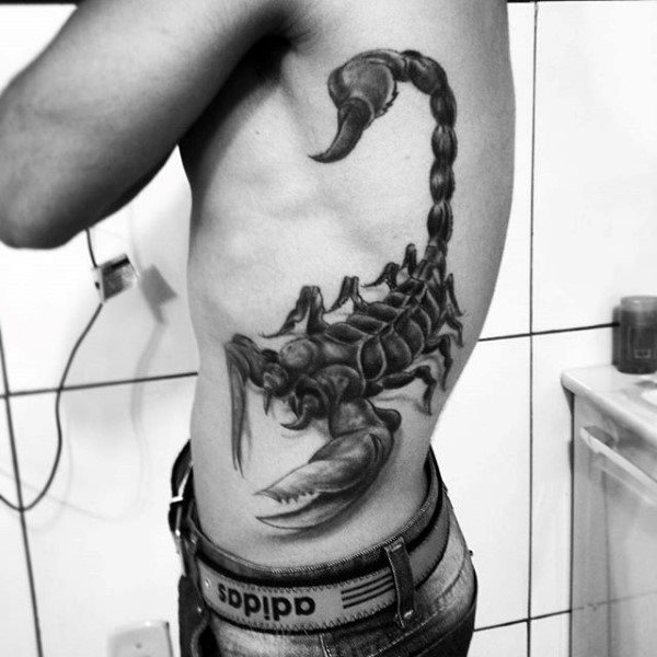 tatuaje escorpion para hombre 28
