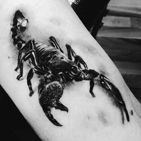 tatuaje escorpion para hombre 30