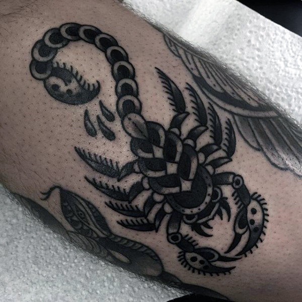 tatuaje escorpion para hombre 36