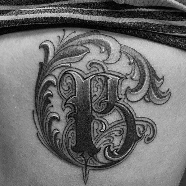 tatuaje letras para hombre 32