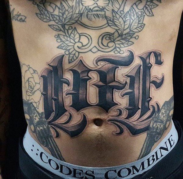 tatuaje letras para hombre 53