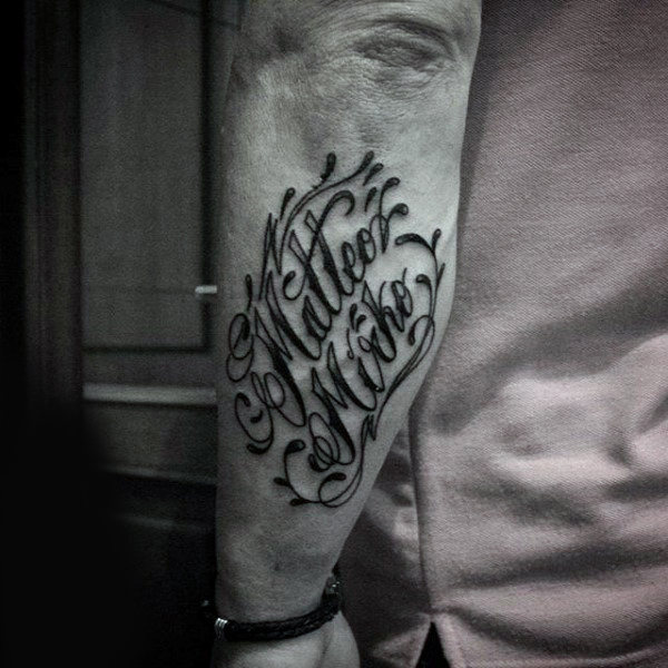 tatuaje letras para hombre 58