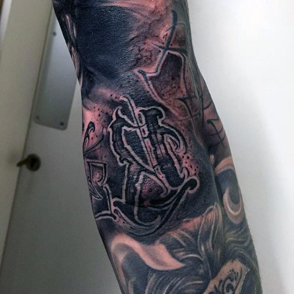 tatuaje letras para hombre 64
