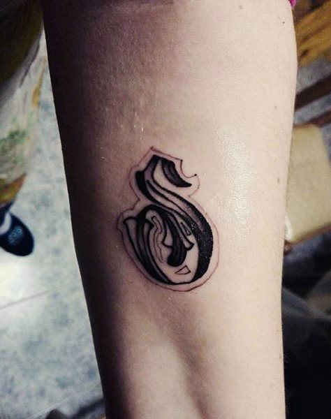 tatuaje letras para hombre 65