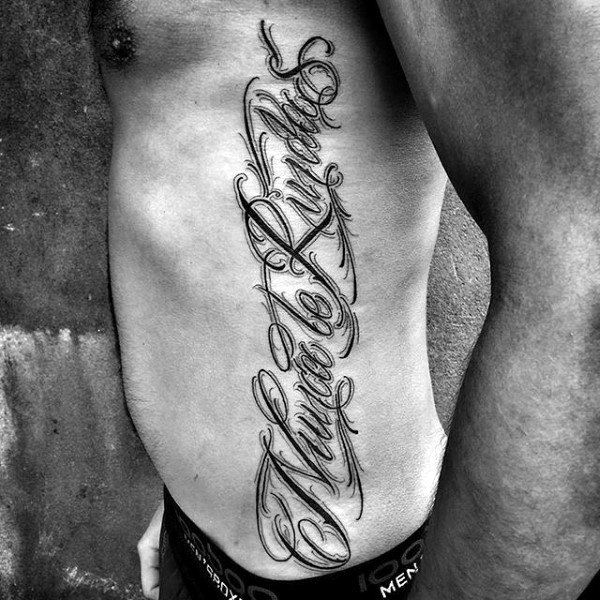 tatuaje letras para hombre 75
