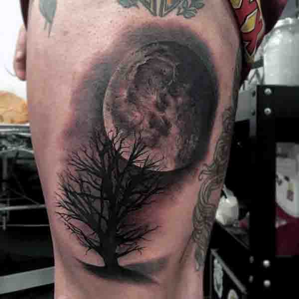 tatuaje luna para hombre 08