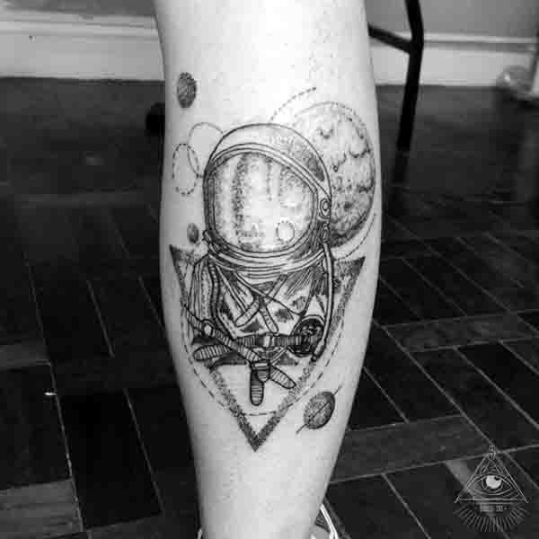 tatuaje luna para hombre 13