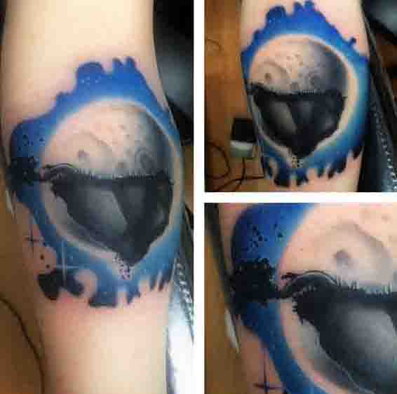 tatuaje luna para hombre 15