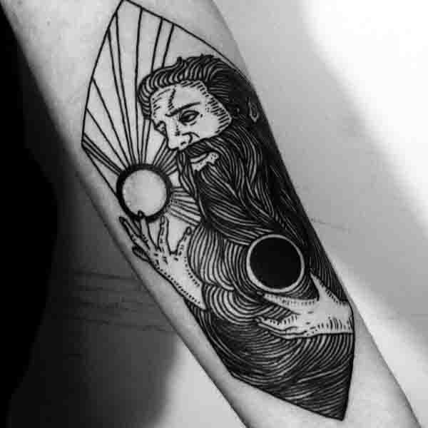 tatuaje luna para hombre 31