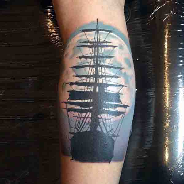 tatuaje luna para hombre 42