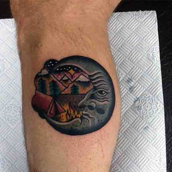 tatuaje luna para hombre 46