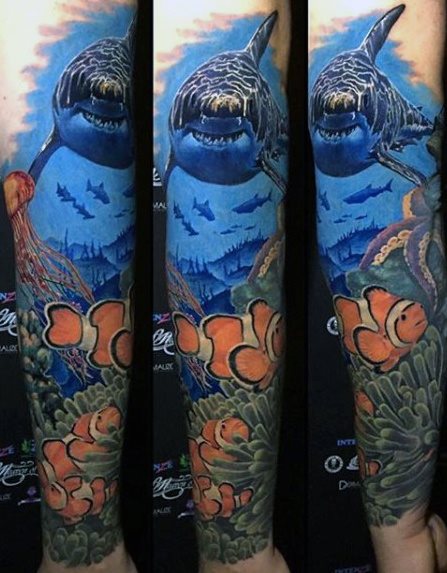 tatuaje manga tiburon para hombre 16