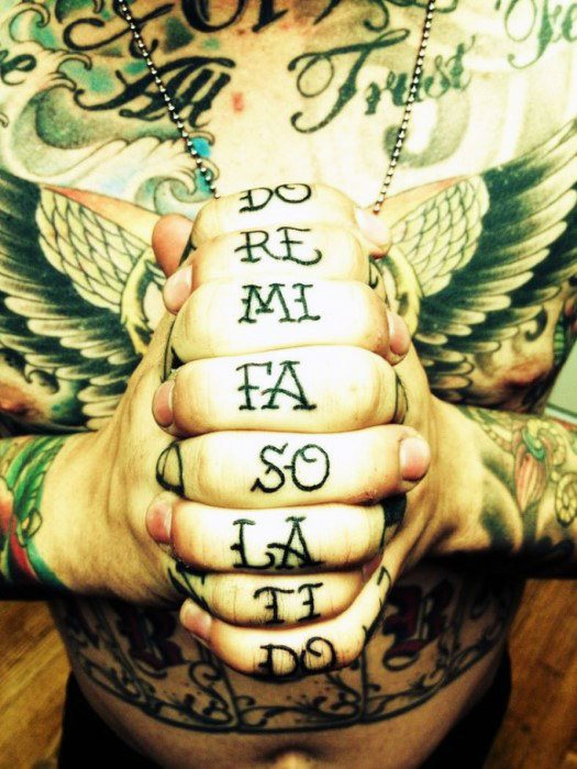 tatuaje musica para hombre 16