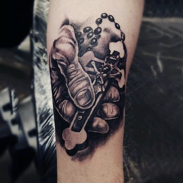tatuaje rosario para hombre 01
