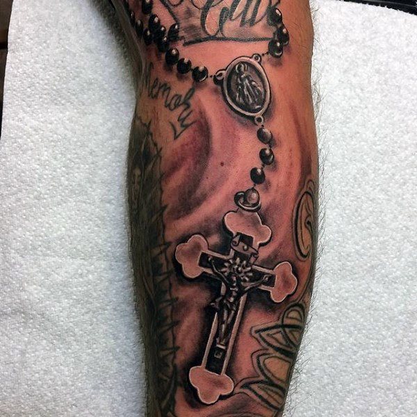tatuaje rosario para hombre 13