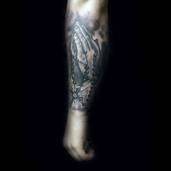 tatuaje rosario para hombre 15