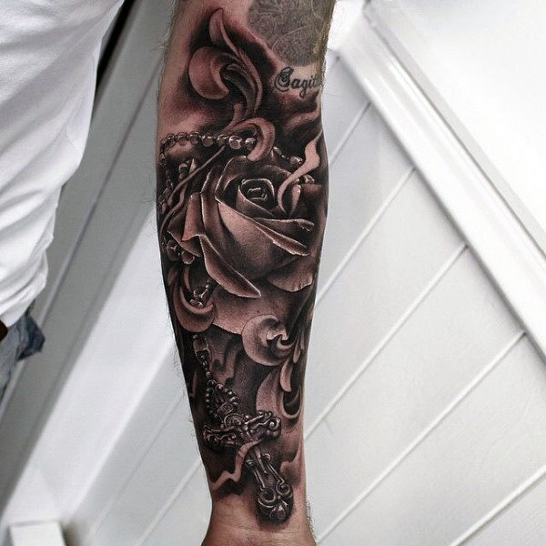 tatuaje rosario para hombre 17