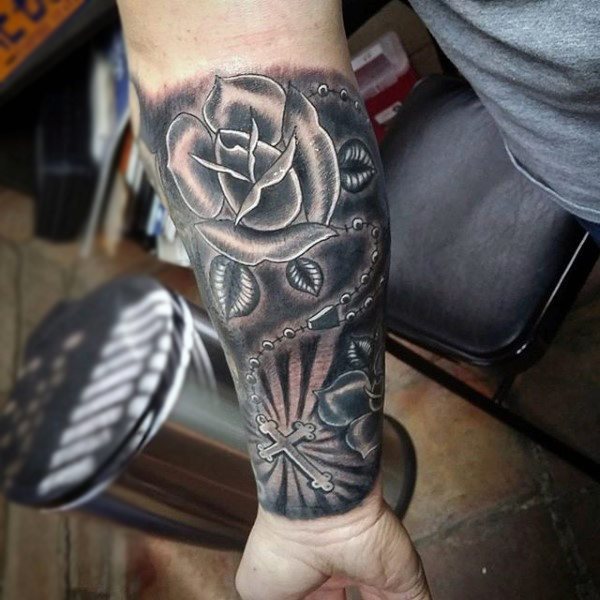 tatuaje rosario para hombre 20