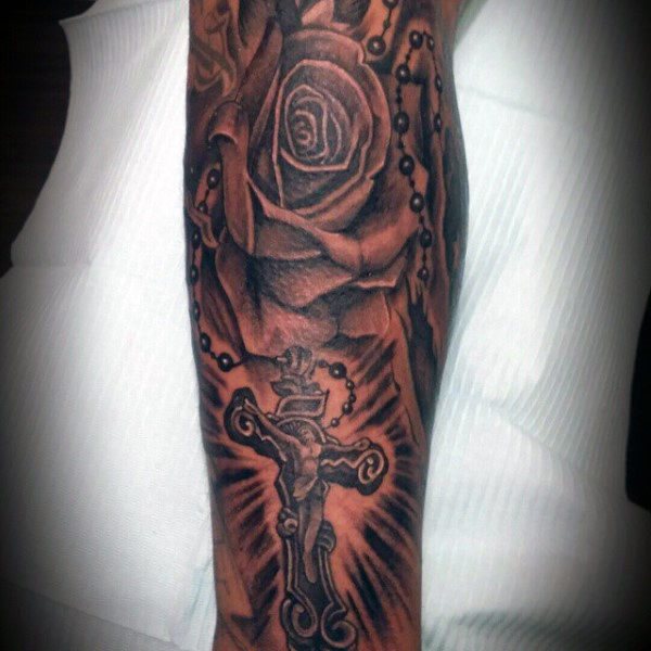 tatuaje rosario para hombre 23