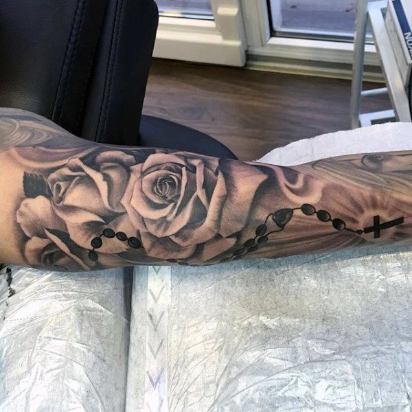 tatuaje rosario para hombre 26