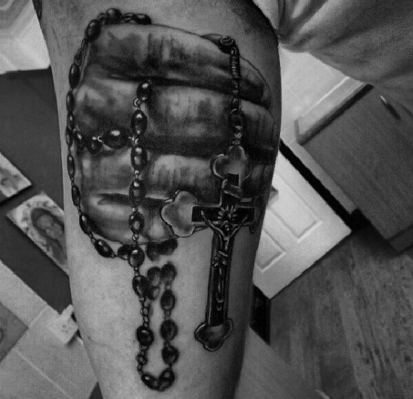 tatuaje rosario para hombre 27