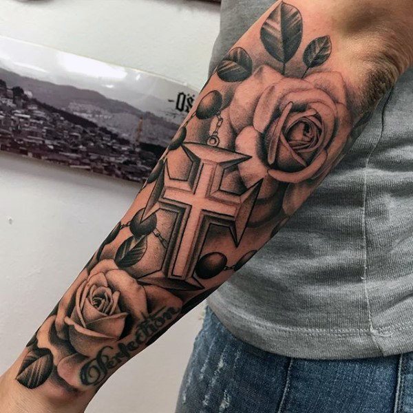 tatuaje rosario para hombre 45