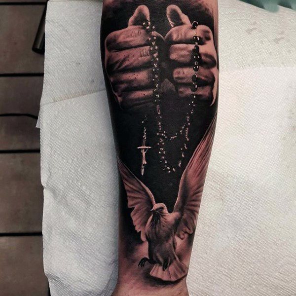 tatuaje rosario para hombre 47