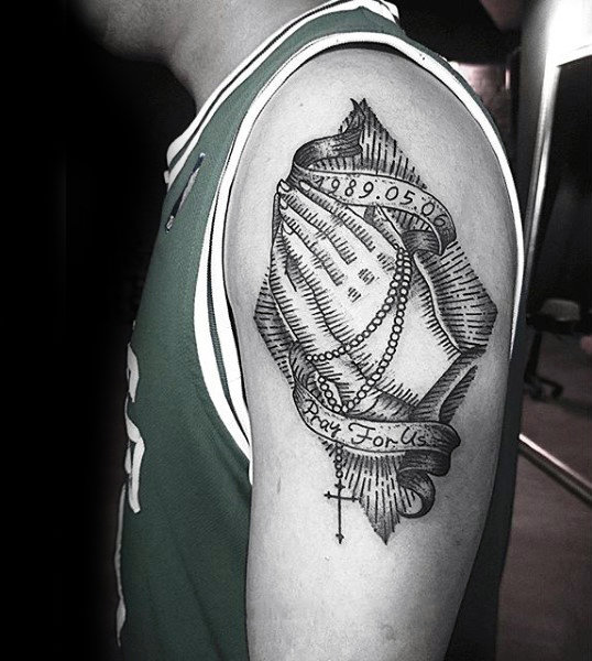 tatuaje rosario para hombre 52