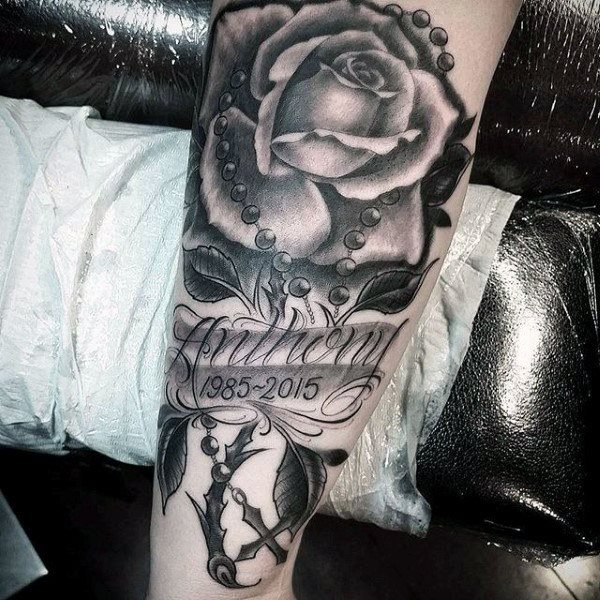 tatuaje rosario para hombre 56