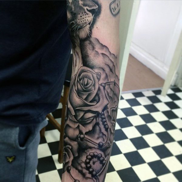 tatuaje rosario para hombre 60