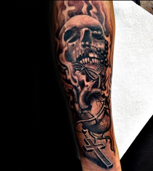 tatuaje rosario para hombre 61