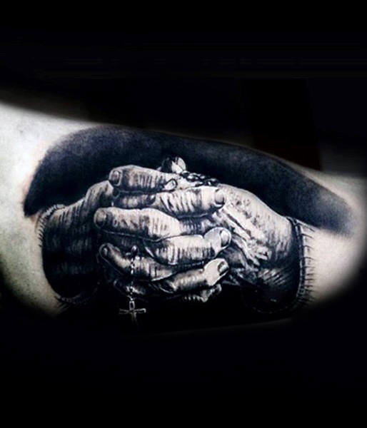 tatuaje rosario para hombre 79