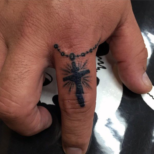 tatuaje rosario para hombre 85