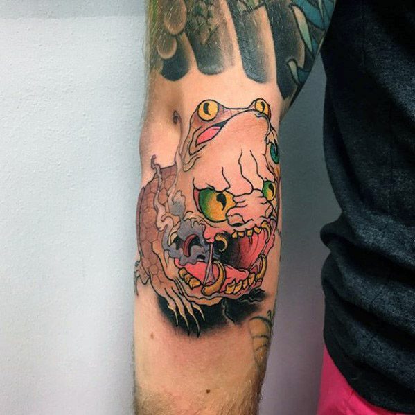 tatuaje sapo para hombre 40