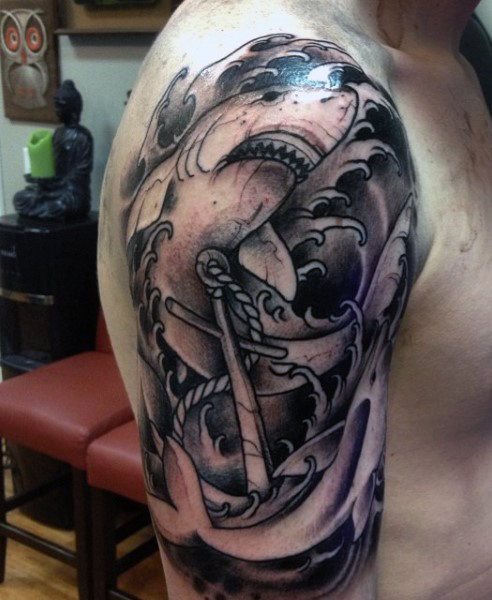 tatuaje tiburon para hombre 02
