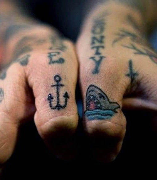 tatuaje tiburon para hombre 04