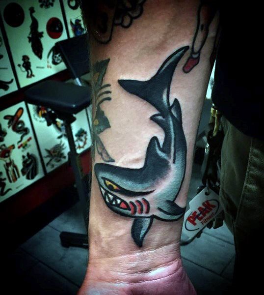 tatuaje tiburon para hombre 07