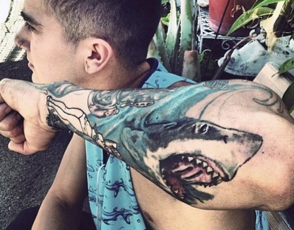 tatuaje tiburon para hombre 14
