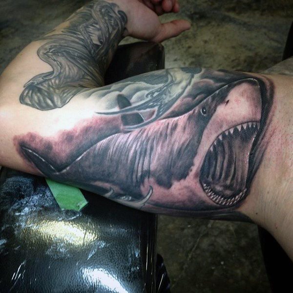 tatuaje tiburon para hombre 32