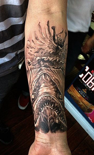 tatuaje tiburon para hombre 35