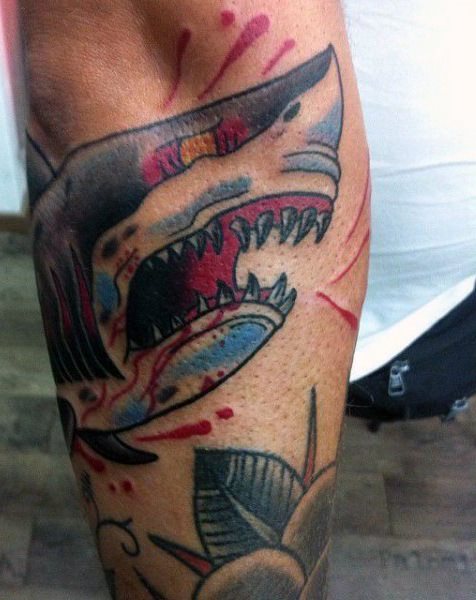 tatuaje tiburon para hombre 76