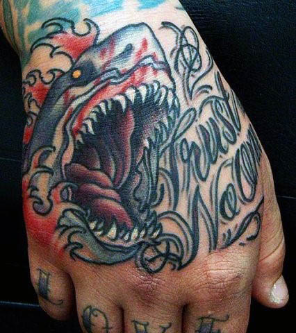 tatuaje tiburon para hombre 84