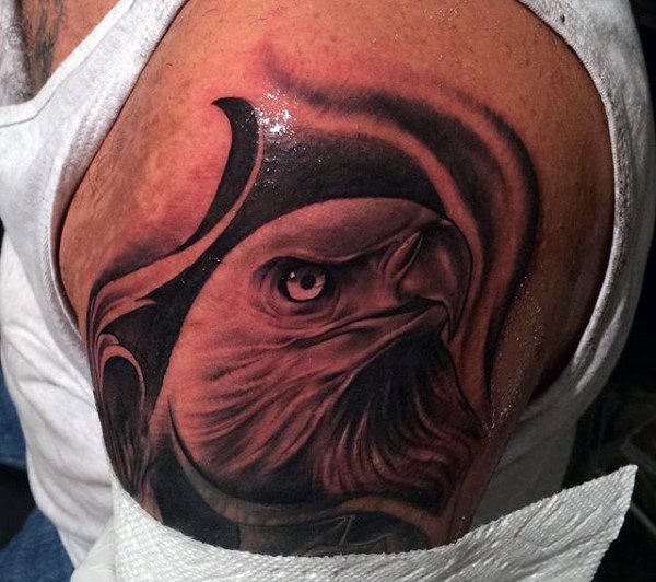 tatuaje aguila para hombre 10