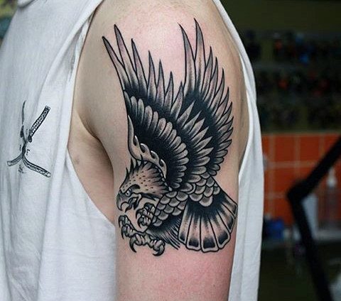 tatuaje aguila para hombre 11